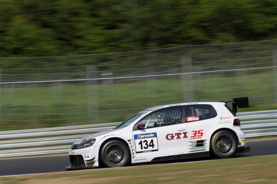  Volkswagen Golf24 24h Nurburgring 2011 года  (фото 20 из 34)